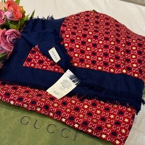 Authentic Gucci Navy and Crimson Patterned Oversized Scarf